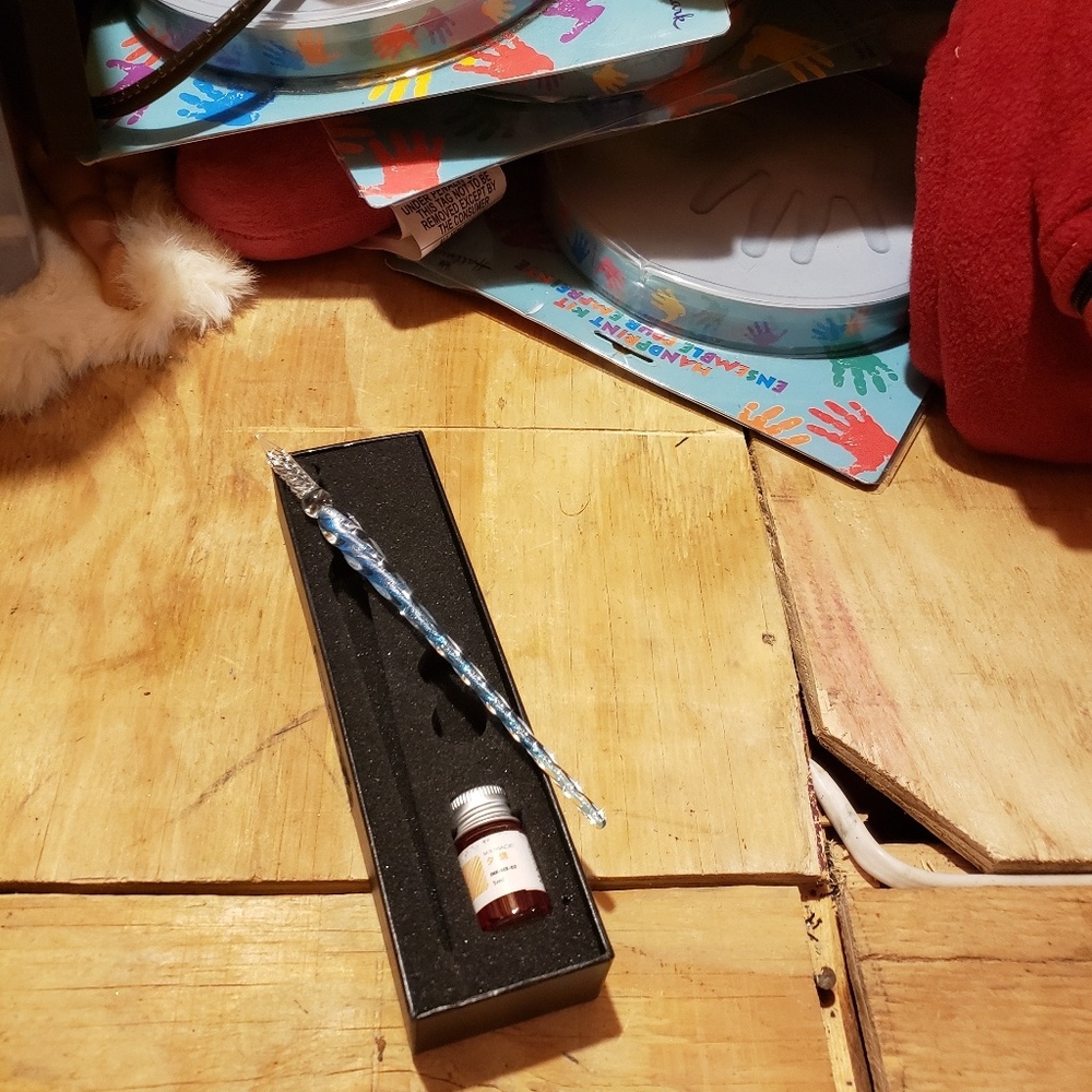 Crystal ink pen